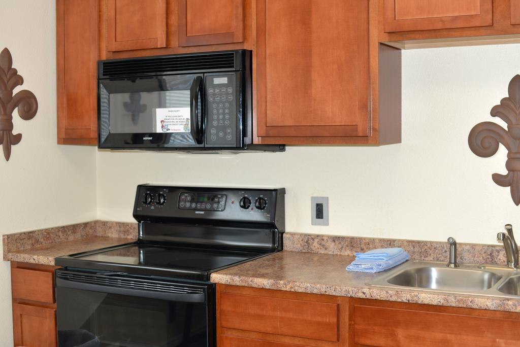 Anchorage Uptown Suites Экстерьер фото