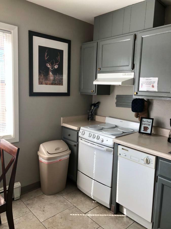Anchorage Uptown Suites Экстерьер фото