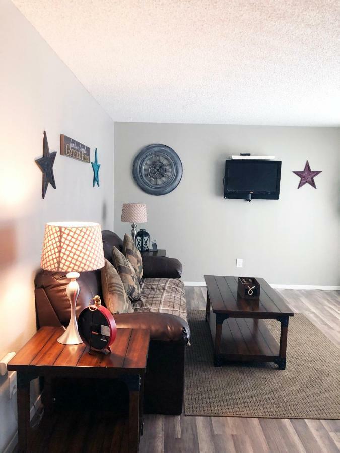 Anchorage Uptown Suites Экстерьер фото