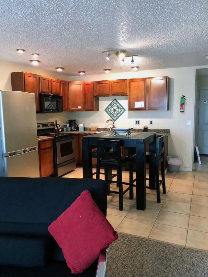 Anchorage Uptown Suites Экстерьер фото