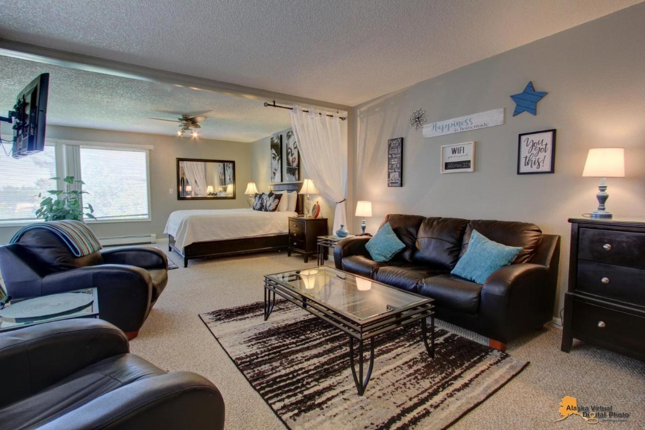 Anchorage Uptown Suites Экстерьер фото