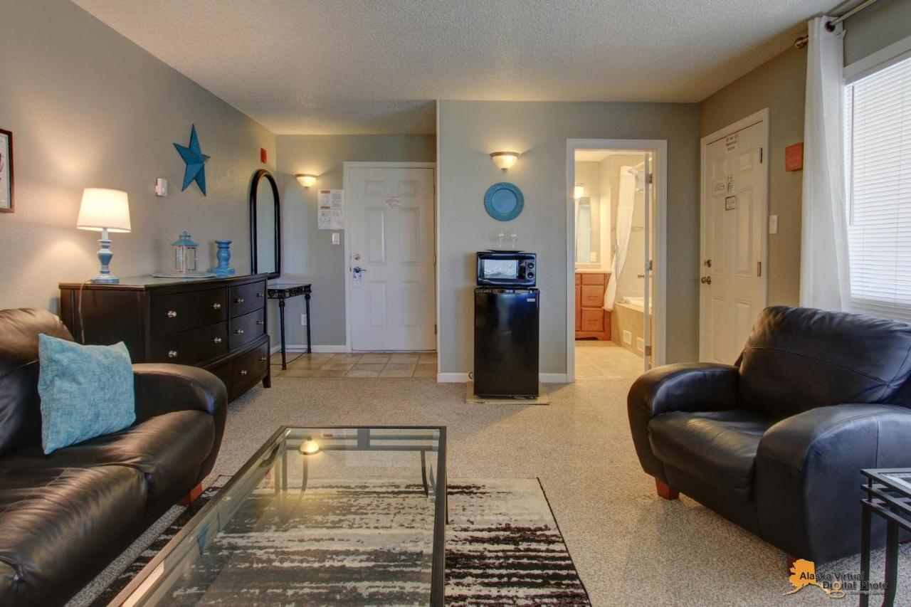 Anchorage Uptown Suites Экстерьер фото